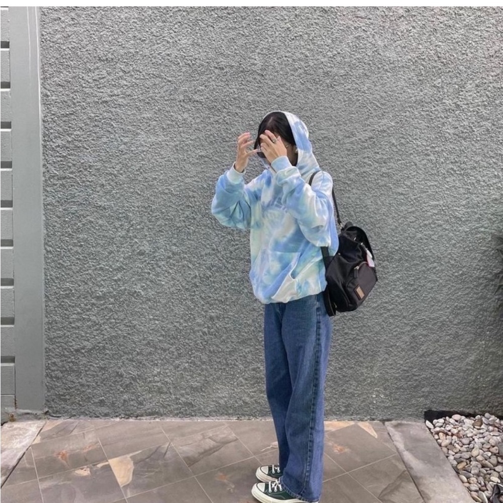 NIEEH Cloudy Day hoodie Size 1 Blackpink